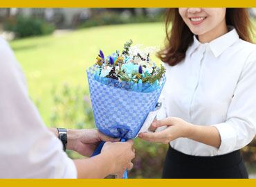 Mua quà tặng sếp nữ, tặng quà sinh nhật cho sếp nam ý nghĩa