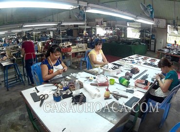 Hoa Cà và hành trình trở thành thương hiệu bóp da cá sấu